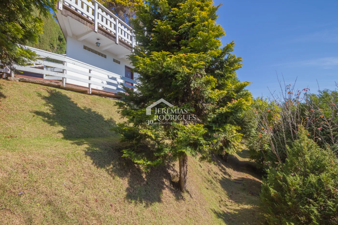 Casa com 3 suítes, 170 m² - Condomínio Jardim Monte Belo - Campos do Jordão/SP