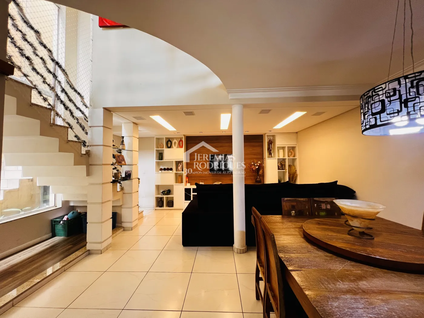 Casa com 4 dormitórios, 394 m² - Alto São Pedro - Taubaté/SP.