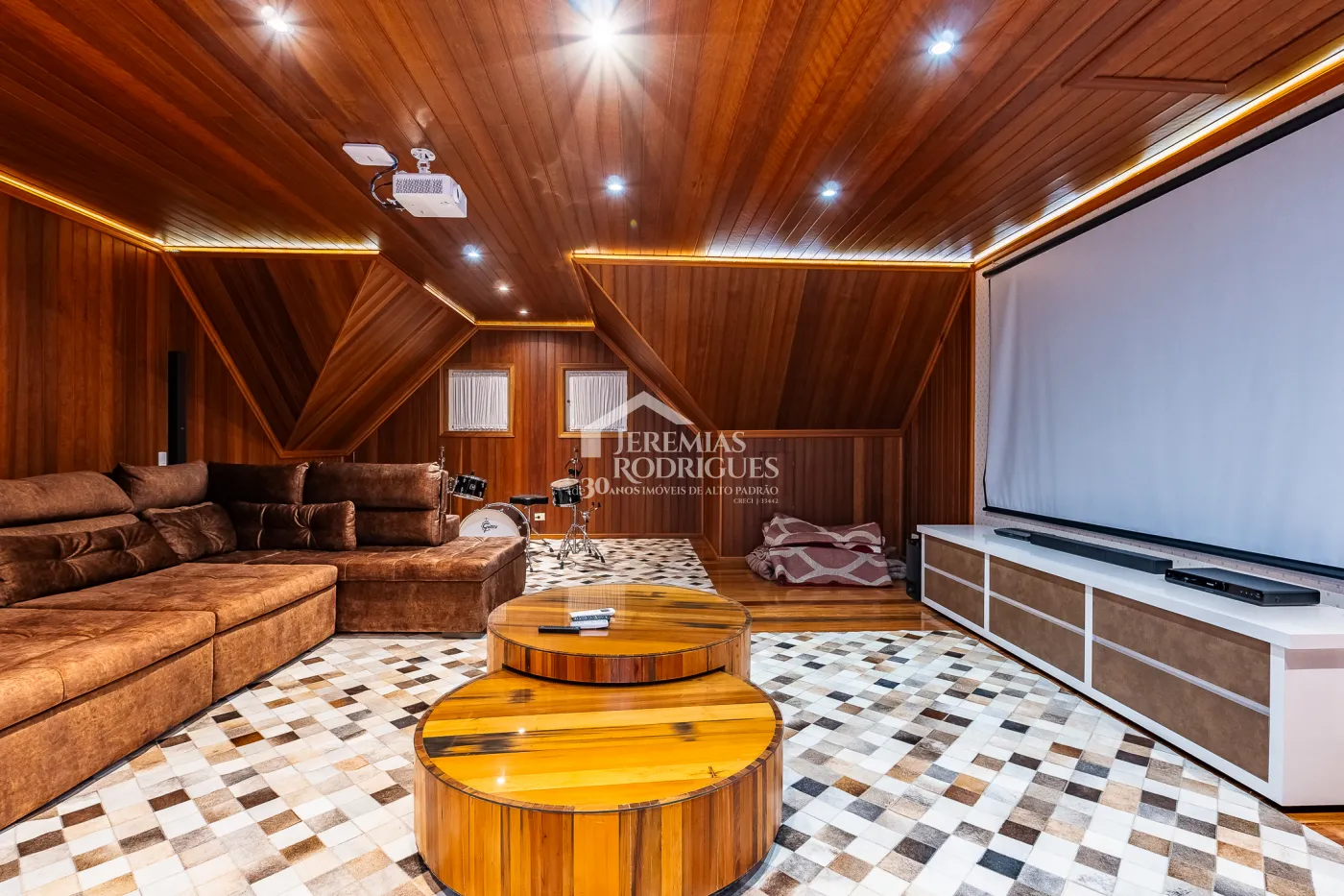 Casa com 5 suítes, 950 m² - Alto do Capivari - Campos do Jordão/SP