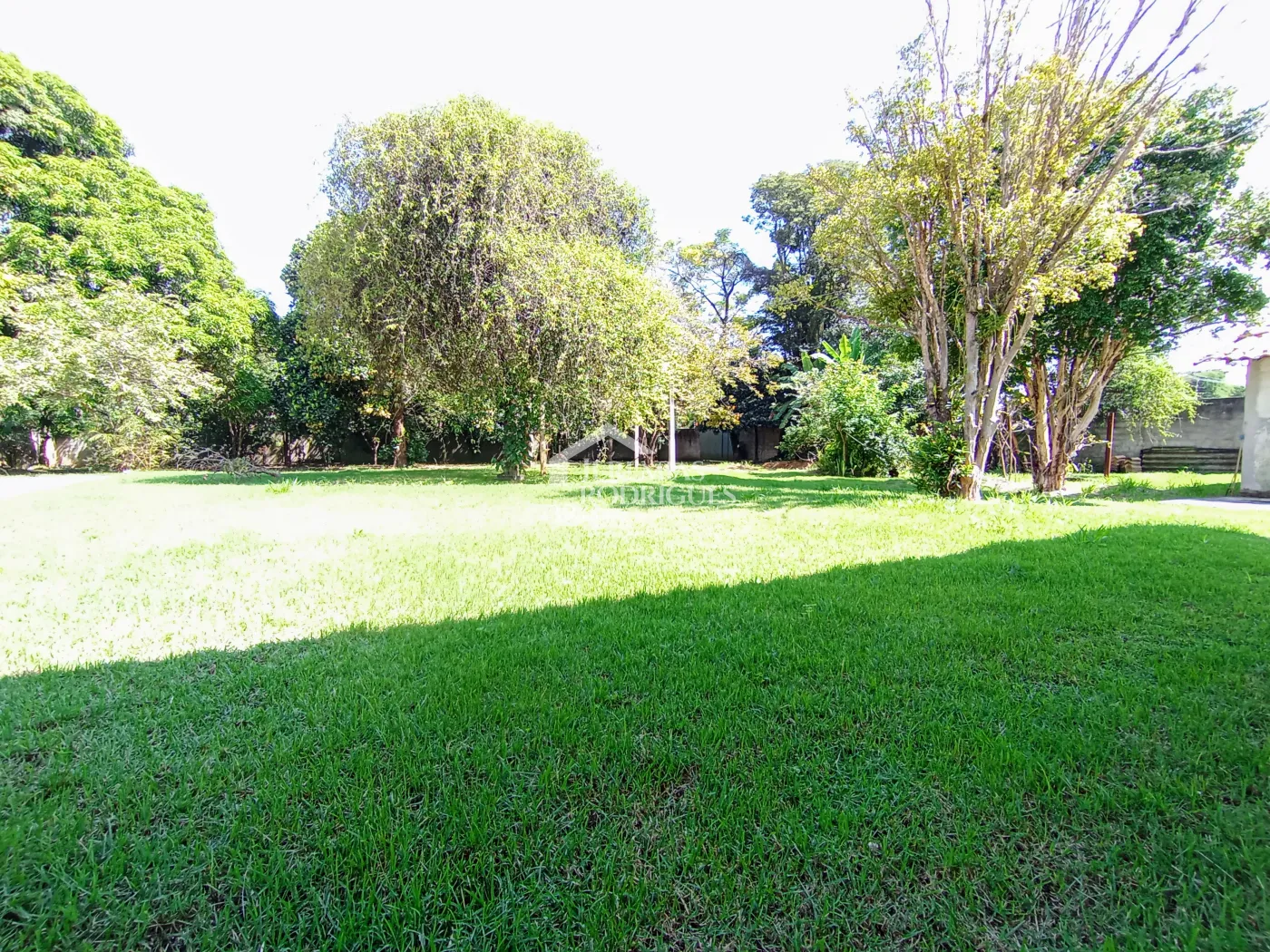 Chácara para locação com 4 dormitórios no bairro Jardim Carlota em Moreira Cesar/SP