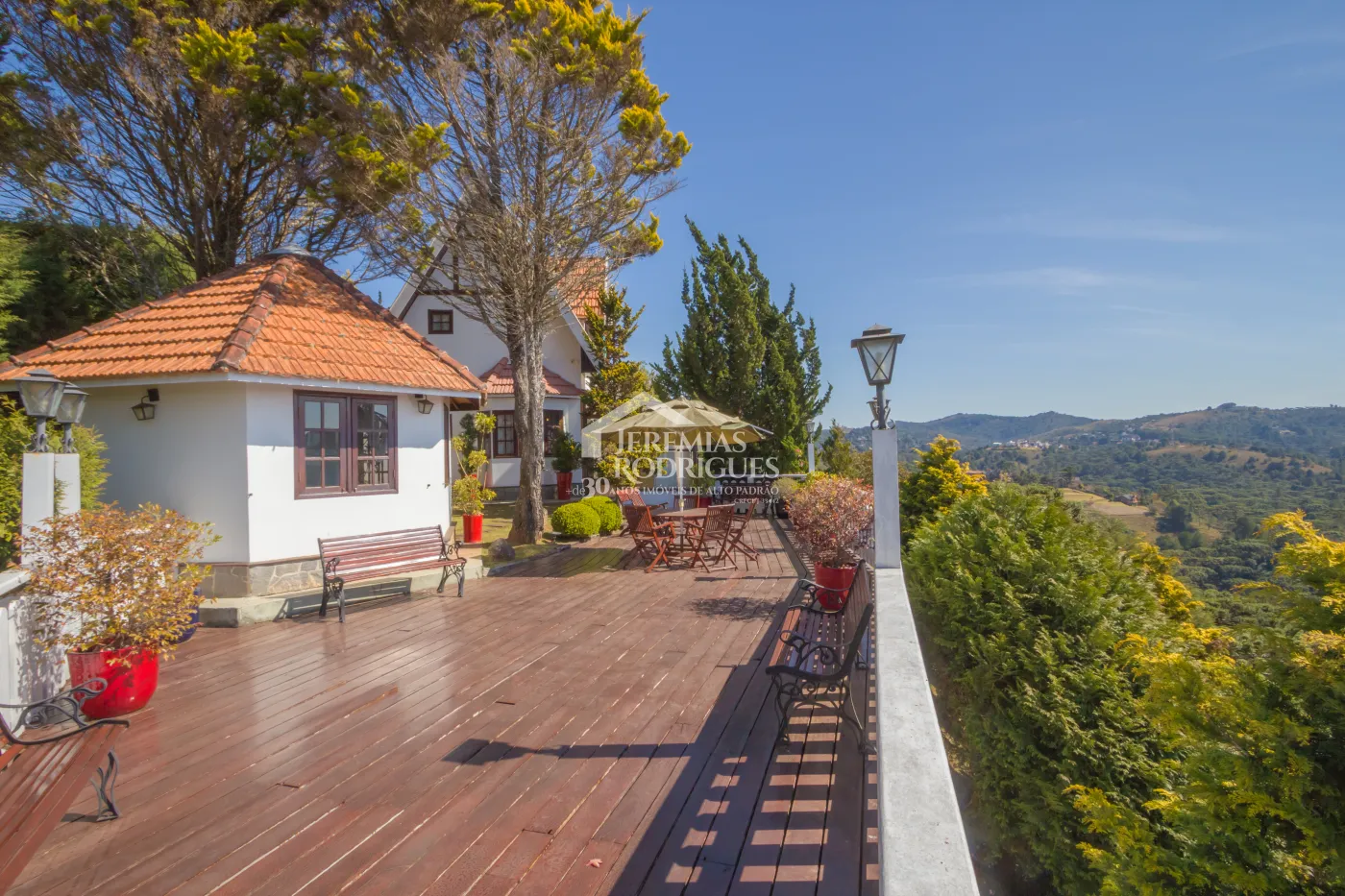 Casa com 3 suítes, 170 m² - Condomínio Jardim Monte Belo - Campos do Jordão/SP