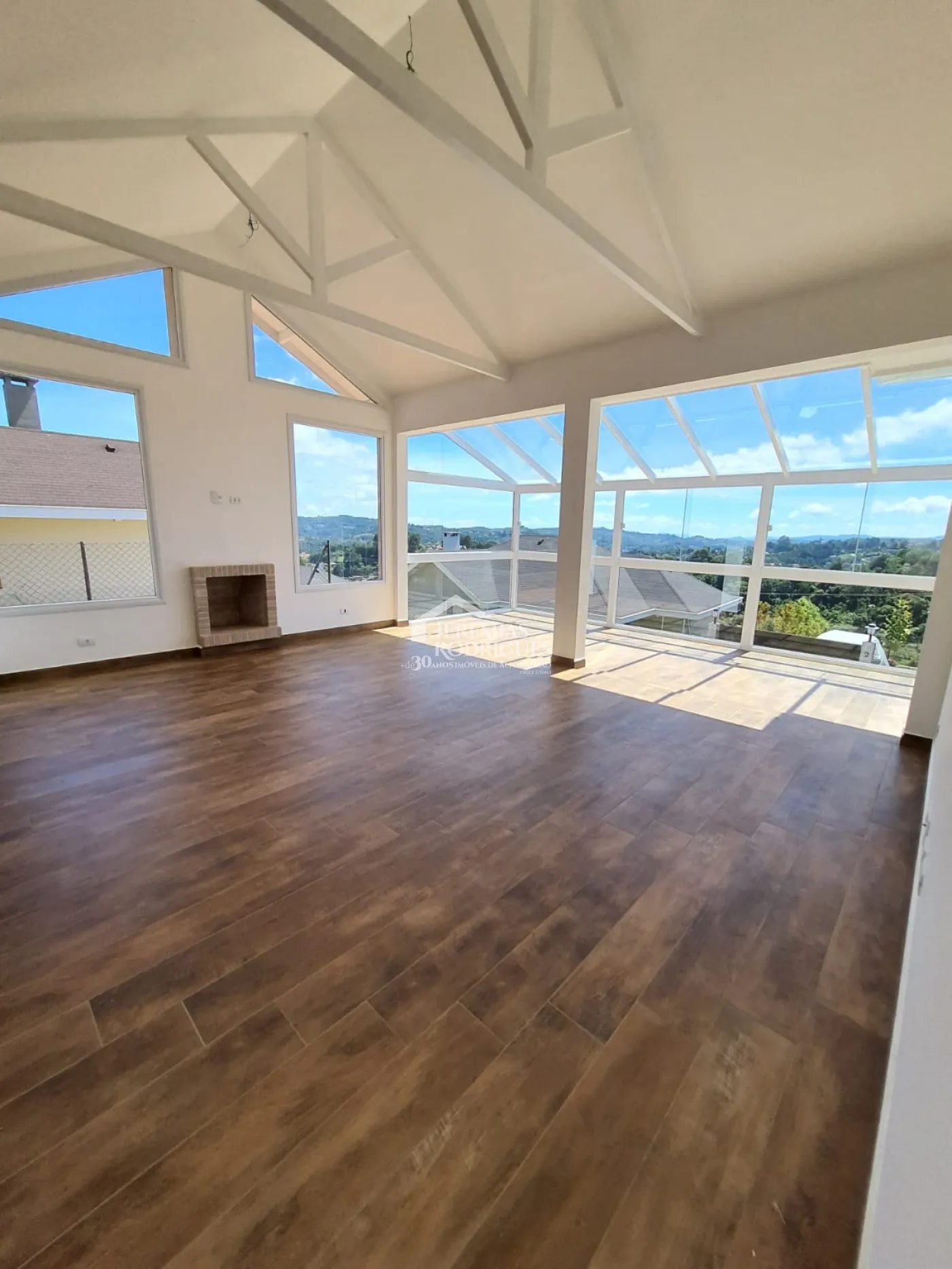Casa com 3 suítes, 176 m² - Condomínio Sorenberg - Campos do Jordão/SP