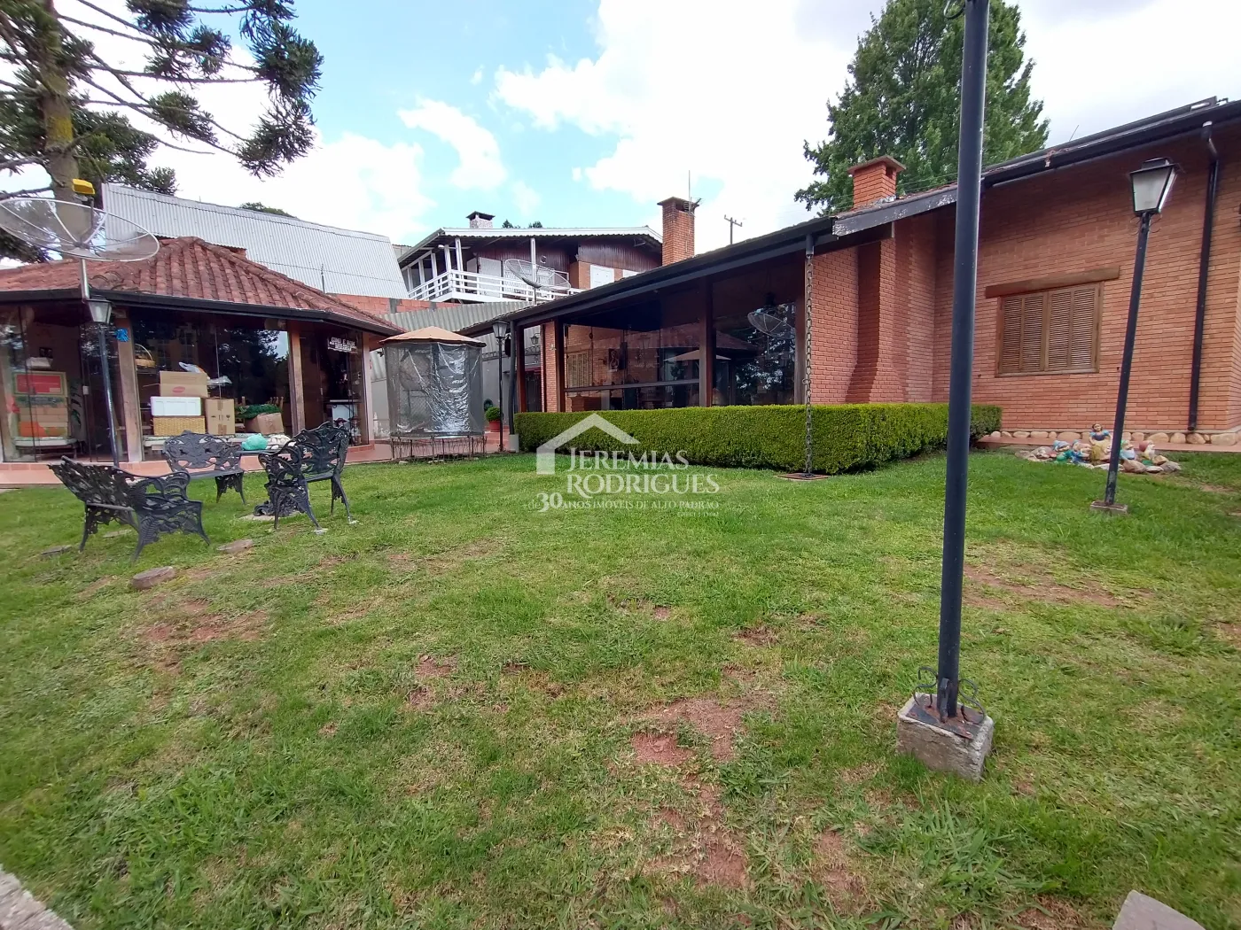 Casa com 4 dormitórios, 265 m² -  Alto do Capivari - Campos do Jordão /SP