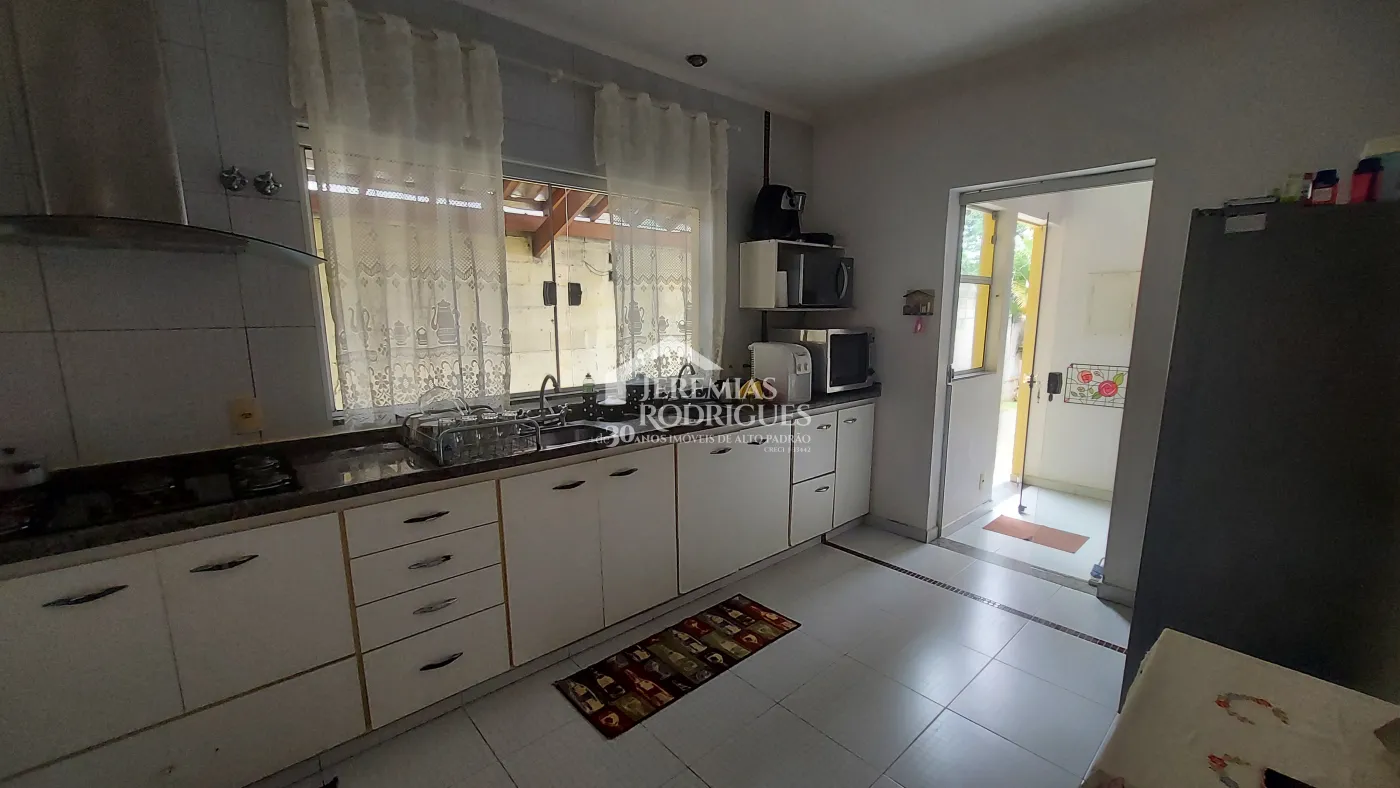 Casa à venda por R$ 800.000,00 - Pindamonhangaba/SP