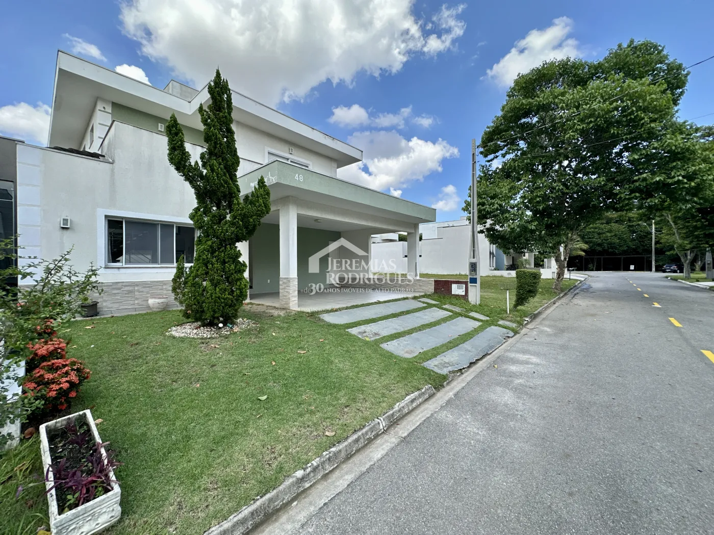 Casa para venda e locação com 4 suítes no Condomínio Campos do Conde II em Tremembé/SP