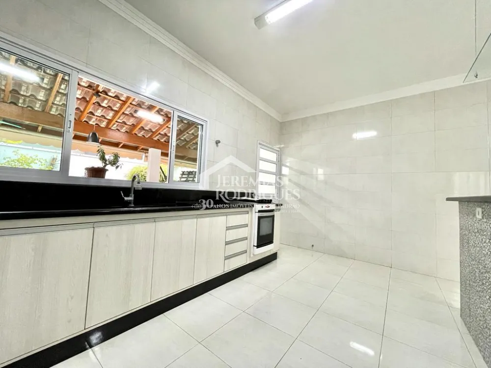 Casa à venda no Condomínio Ouro Ville em Taubaté/SP