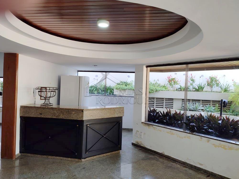 Apartamento para locação com 3 dormitórios, 256 m² no Edifício Plaza Alta em Taubaté/SP.