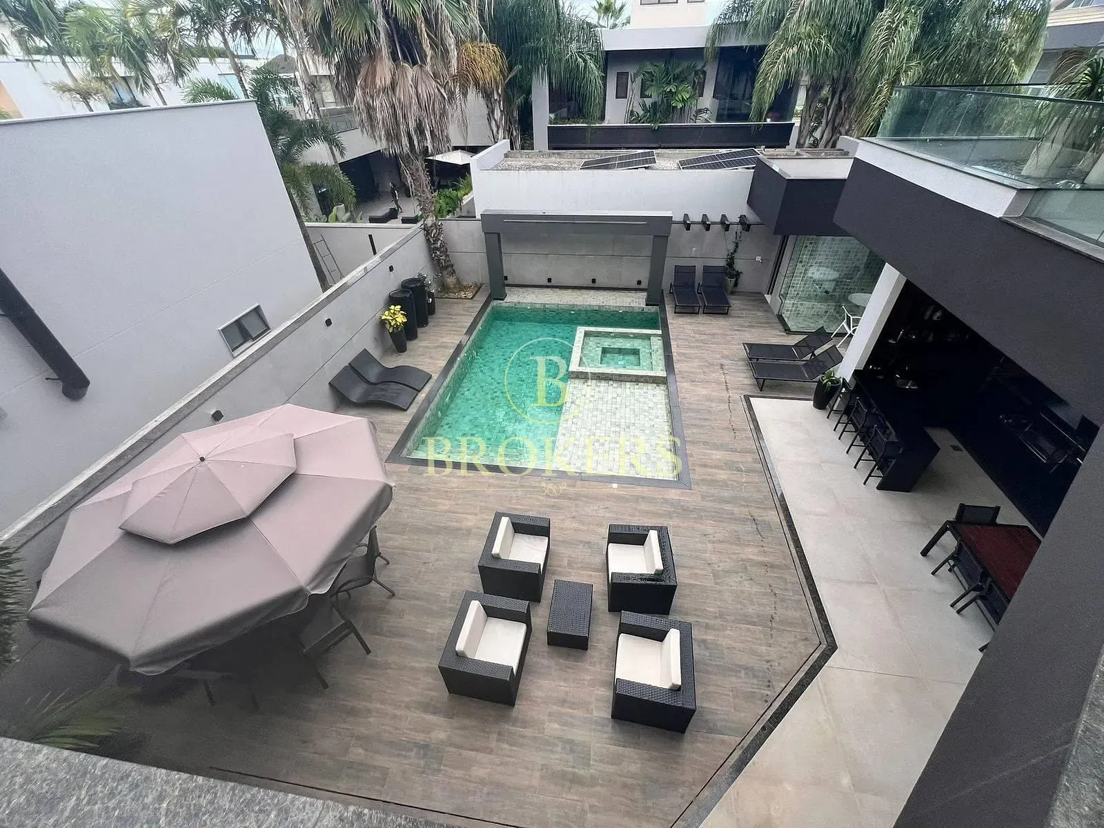 Design e luxo no Alphaville: Mansão triplex de 820m² com elevador, 5 suítes e lazer exclusivo por R — foto 9