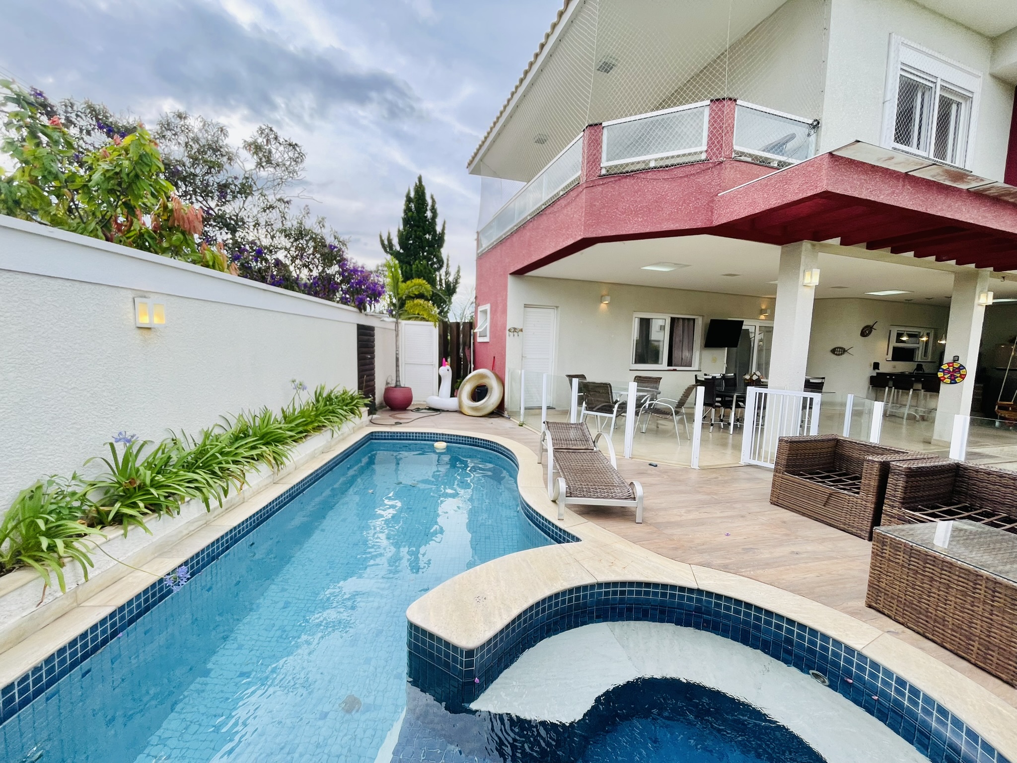 Casa para venda com 4 dormitórios no Condomínio Campos Do Conde I em Tremembé/SP