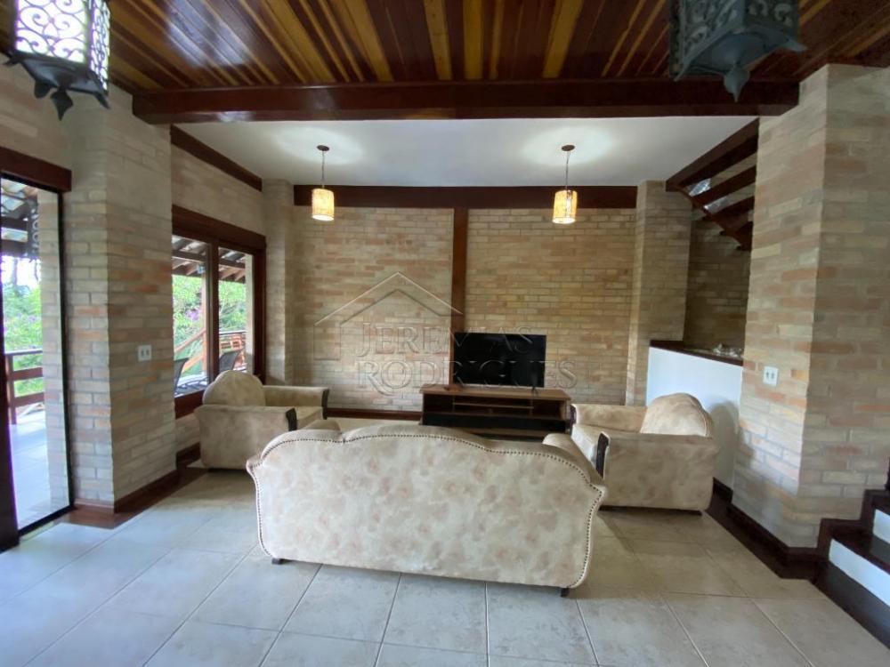 Casa à venda no Condomínio Domingas Dias em Ubatuba/SP.