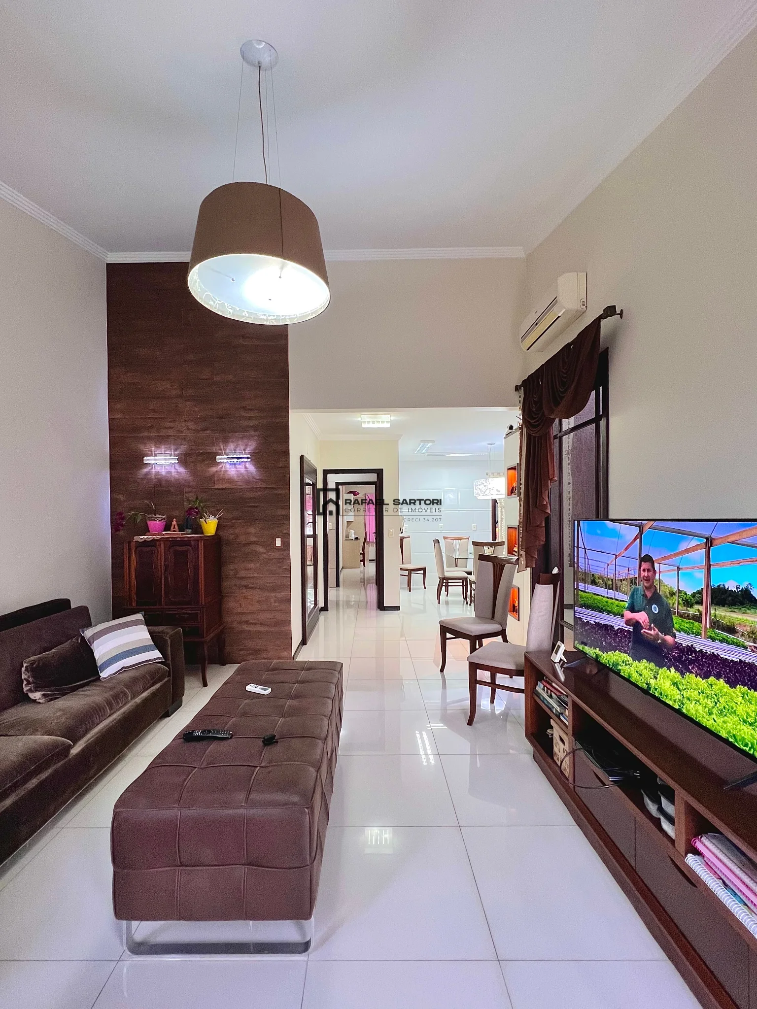 CASA COM 04 QUARTOS BAIRRO AMIZADE