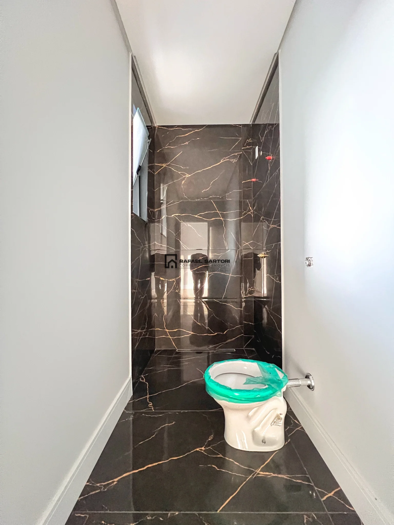GEMINADO AMPLO COM 03 QUARTOS — foto 10