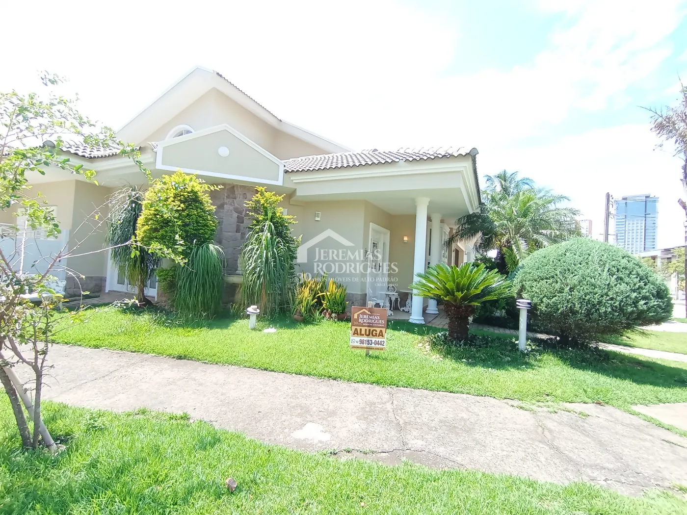 Casa para locação com 4 dormitórios no Condomínio Taubaté Village em Taubaté/SP.