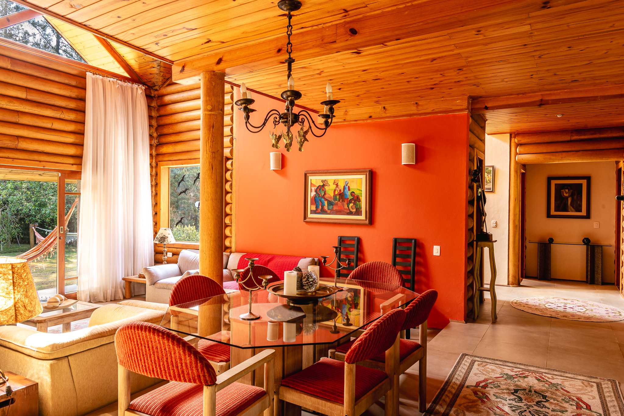 Casa à venda com 4 suítes no Condomínio Country Club em Santo Antônio do Pinhal/SP.