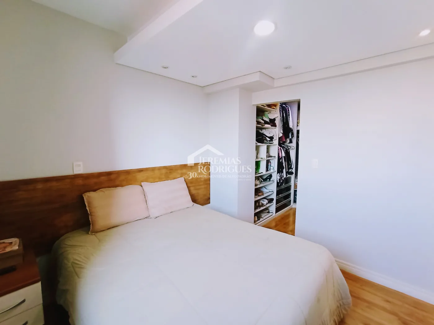 Apartamento à venda com 3 dormitórios no Edifício Jabuticabeiras em Taubaté/SP