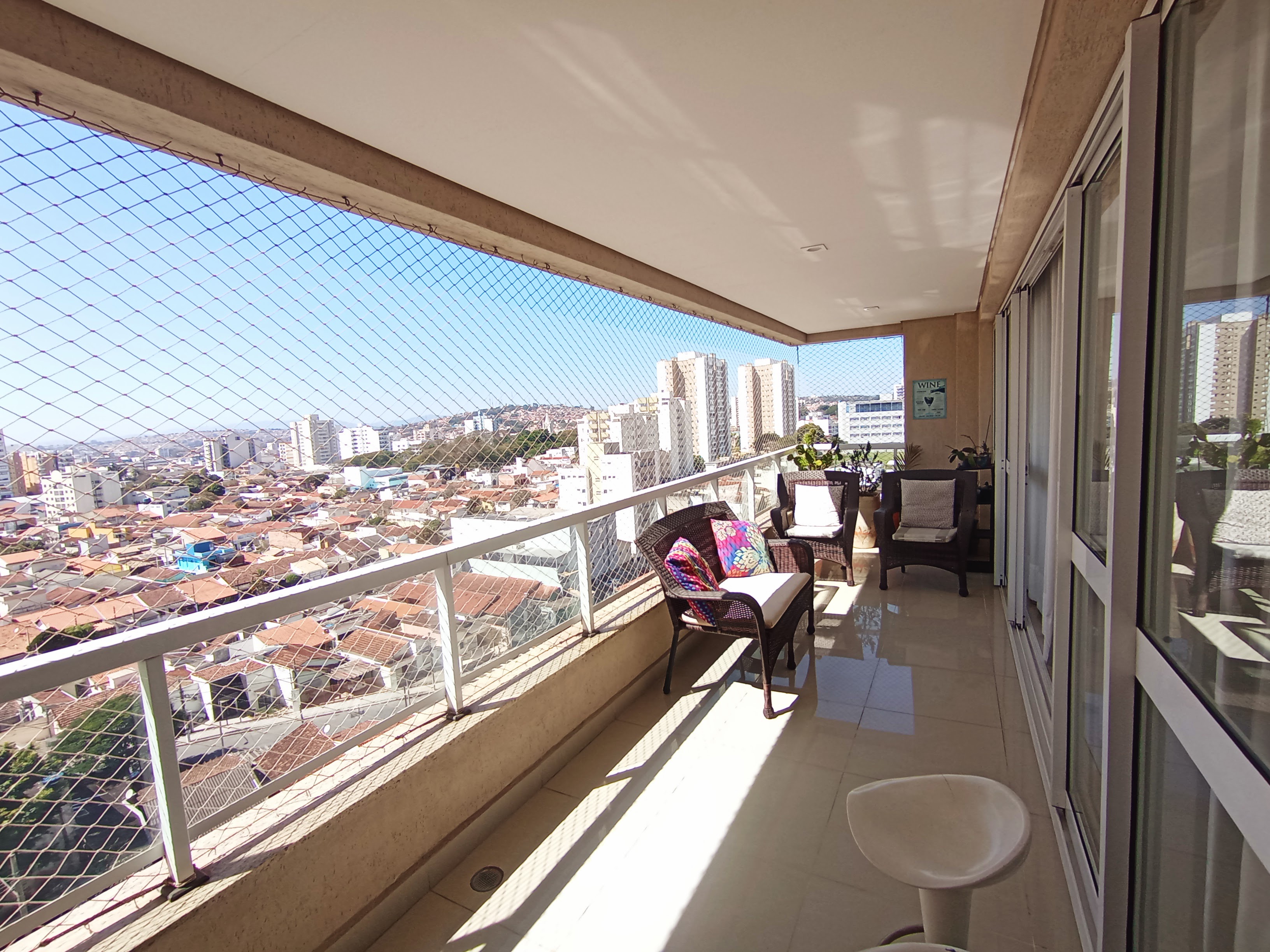 Apartamento à venda com 3 dormitórios, 150 m² no Edifício Jardim das Figueiras em Taubaté/SP