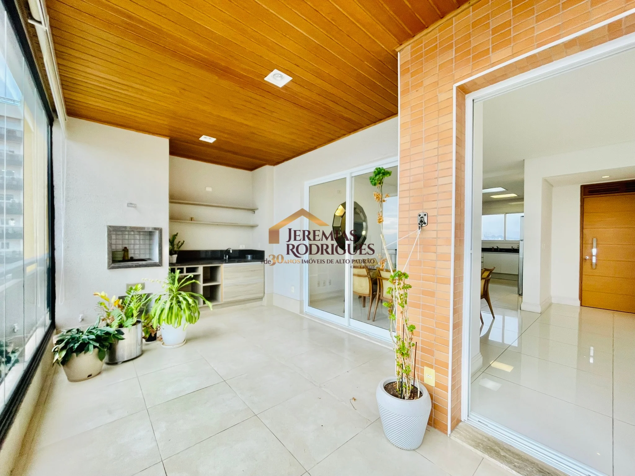 Apartamento Mobiliado para locação e venda no Condomínio Des Arts em Taubaté/SP.
