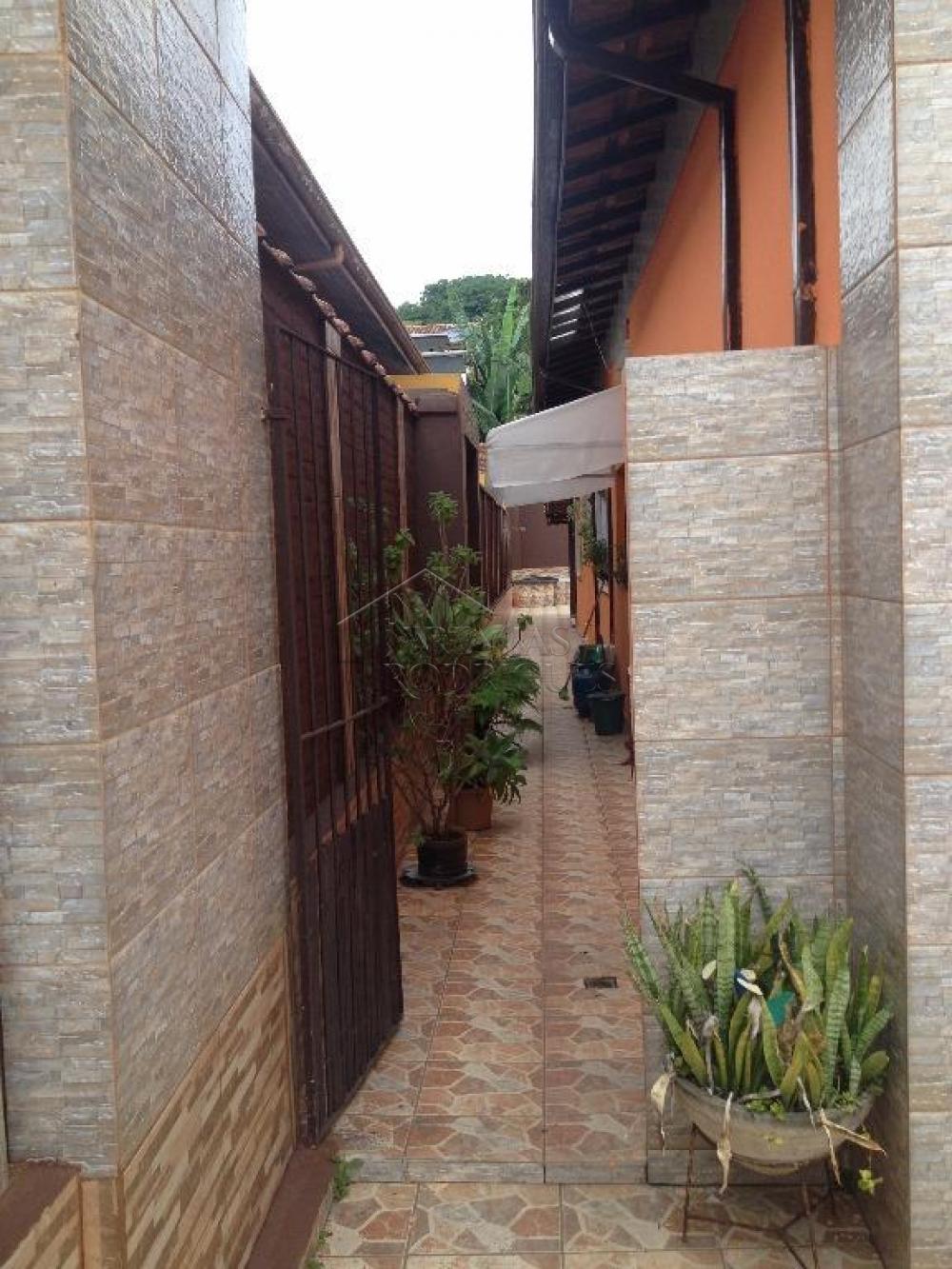 Casa à venda por R$ 1.000.000,00 - Pindamonhangaba/SP