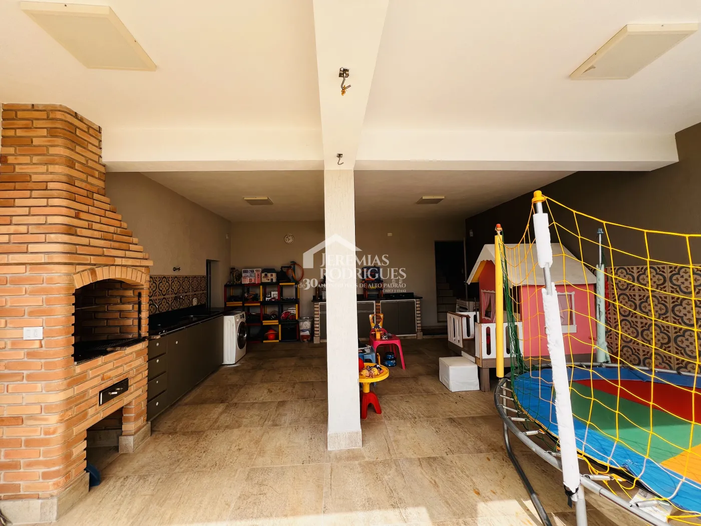 Casa com 3 dormitórios, 198 m² - Alto São Pedro - Taubaté/SP.