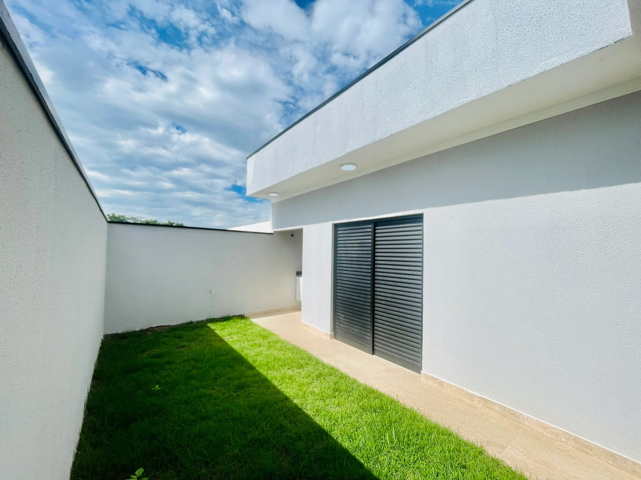 Casa para venda e locação, com 3 dormitórios no Condomínio Vila Romana em Pindamonhangaba/SP