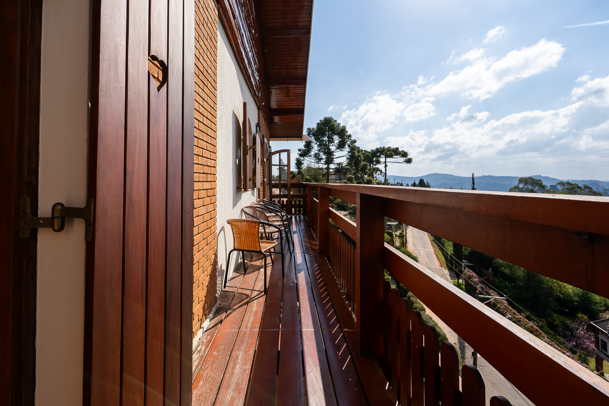 Apartamento duplex à venda, 216 m² no Edifício Village Chamonix em Campos do Jordão/SP.