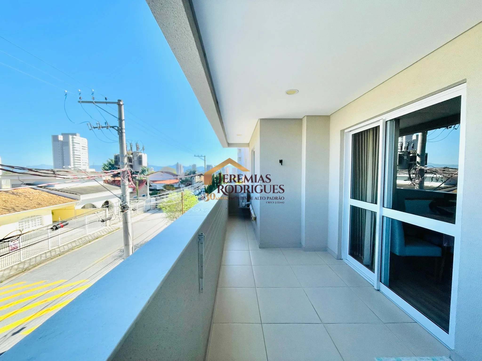 Apartamento à venda no Edifício Maison em Taubaté/ SP.