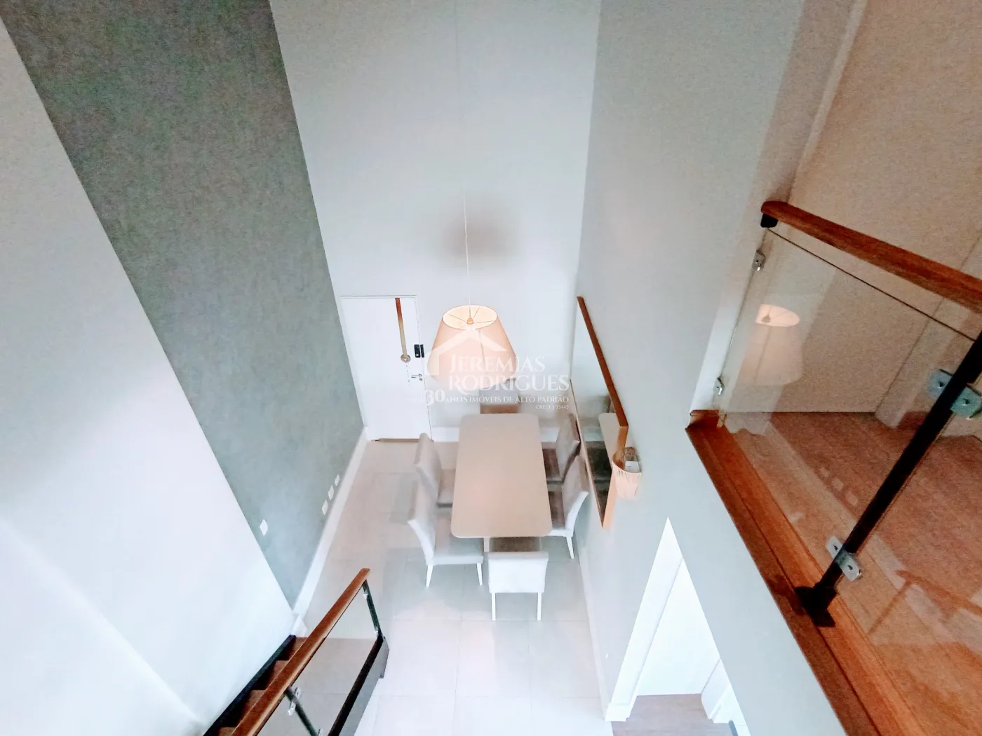 Apartamento duplex à venda com 3 dormitórios no Edifício Residencial Jabuticabeiras em Taubaté/SP