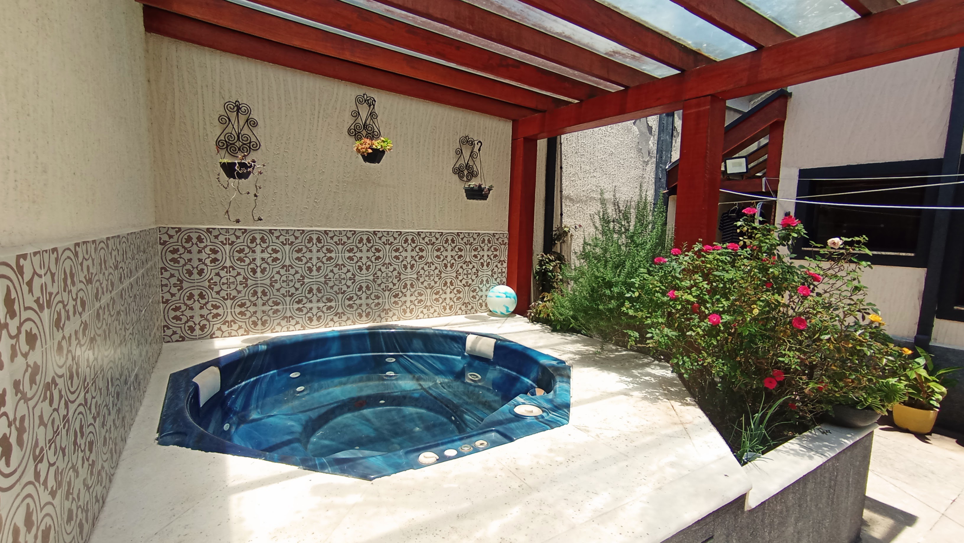 Casa à venda com 4 dormitórios no Condomínio Taubaté Village em Taubaté/SP.