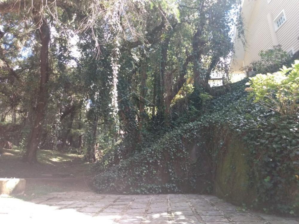 Casa à venda com 3 suítes no Condomínio Recanto do Fojo em Campos do Jordão/SP