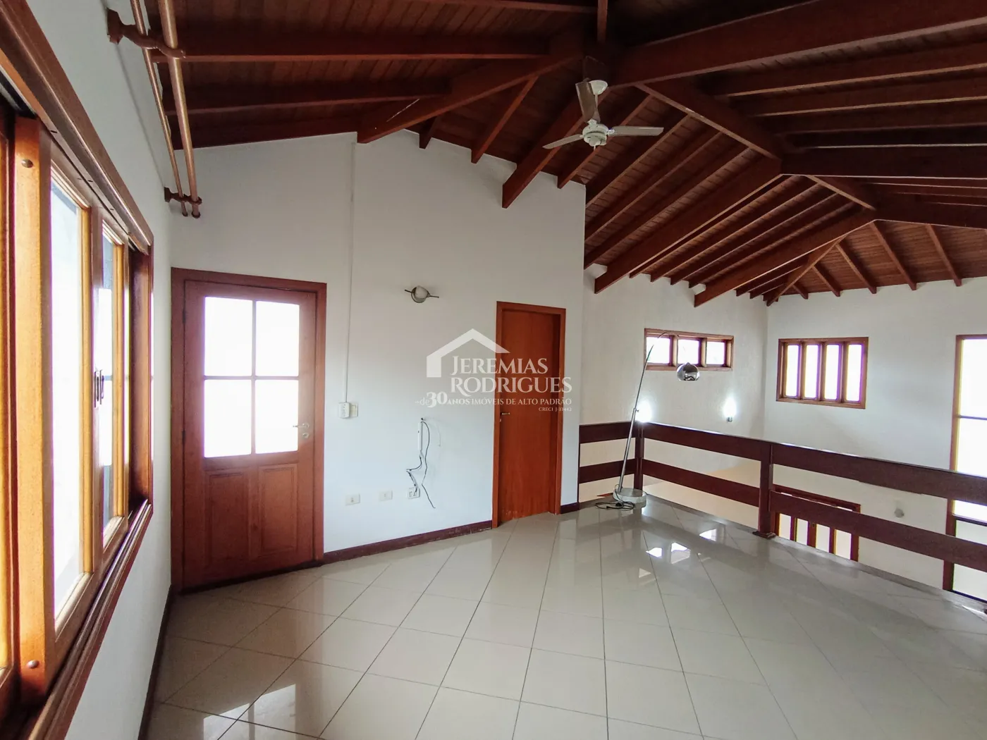 Casa para venda e locação com 3 dormitórios no Condomínio Taubaté Village em Taubaté/SP