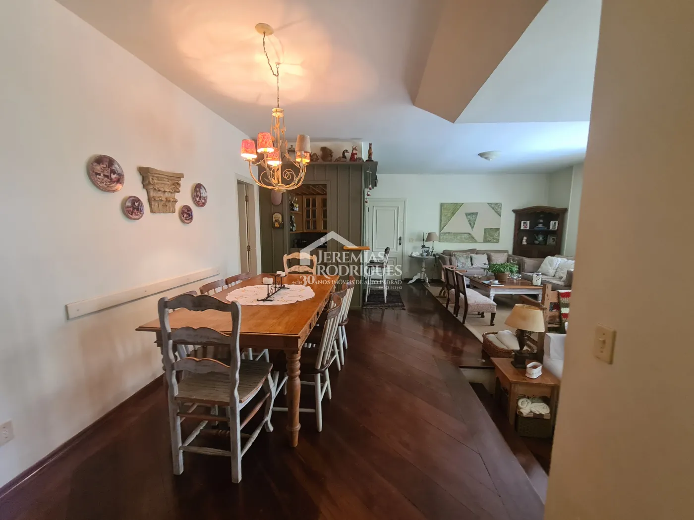 Apartamento para venda com 3 dormitórios no Condomínio Velden Village em Campos do Jordão/SP