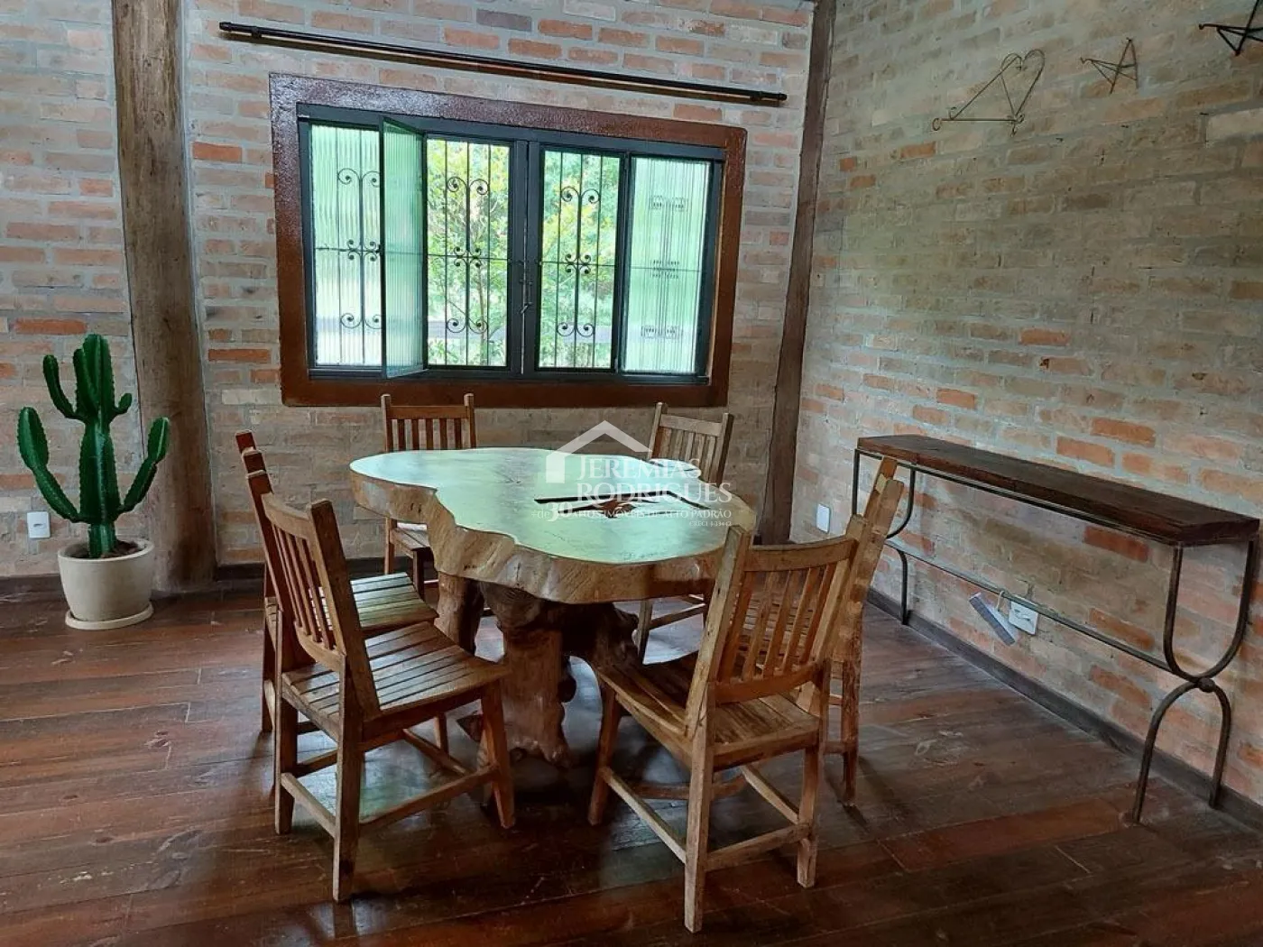 Chácara com 4 dormitórios, 268 m² - Mandú - Pindamonhangaba/SP.