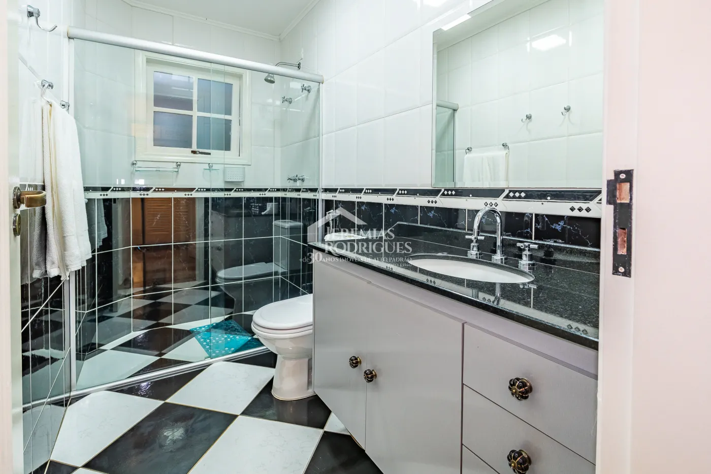 Casa com 5 suítes, 950 m² - Alto do Capivari - Campos do Jordão/SP