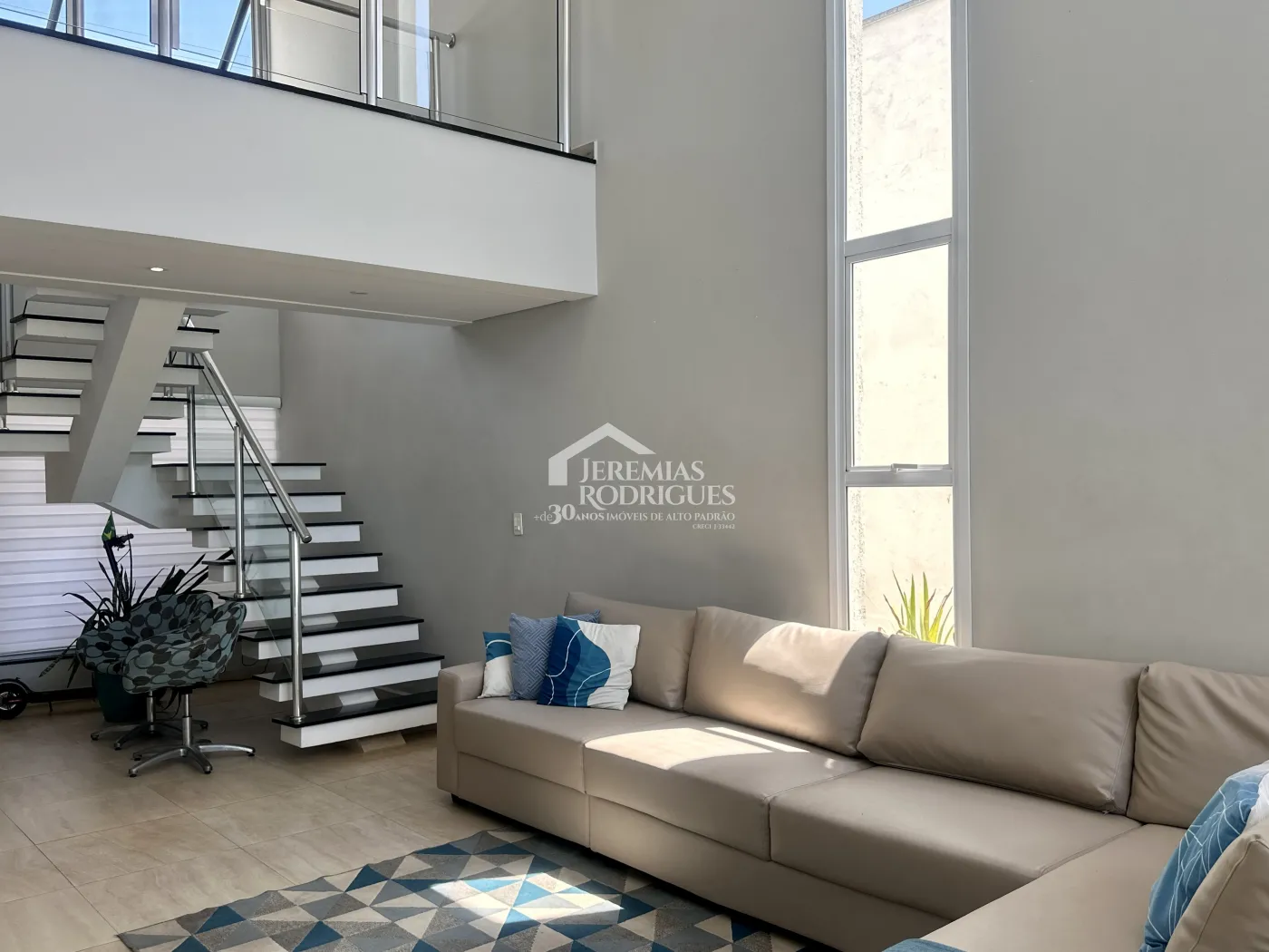 Casa para venda e locação com 3 dormitórios no Condomínio Tecoara em Taubaté/SP.