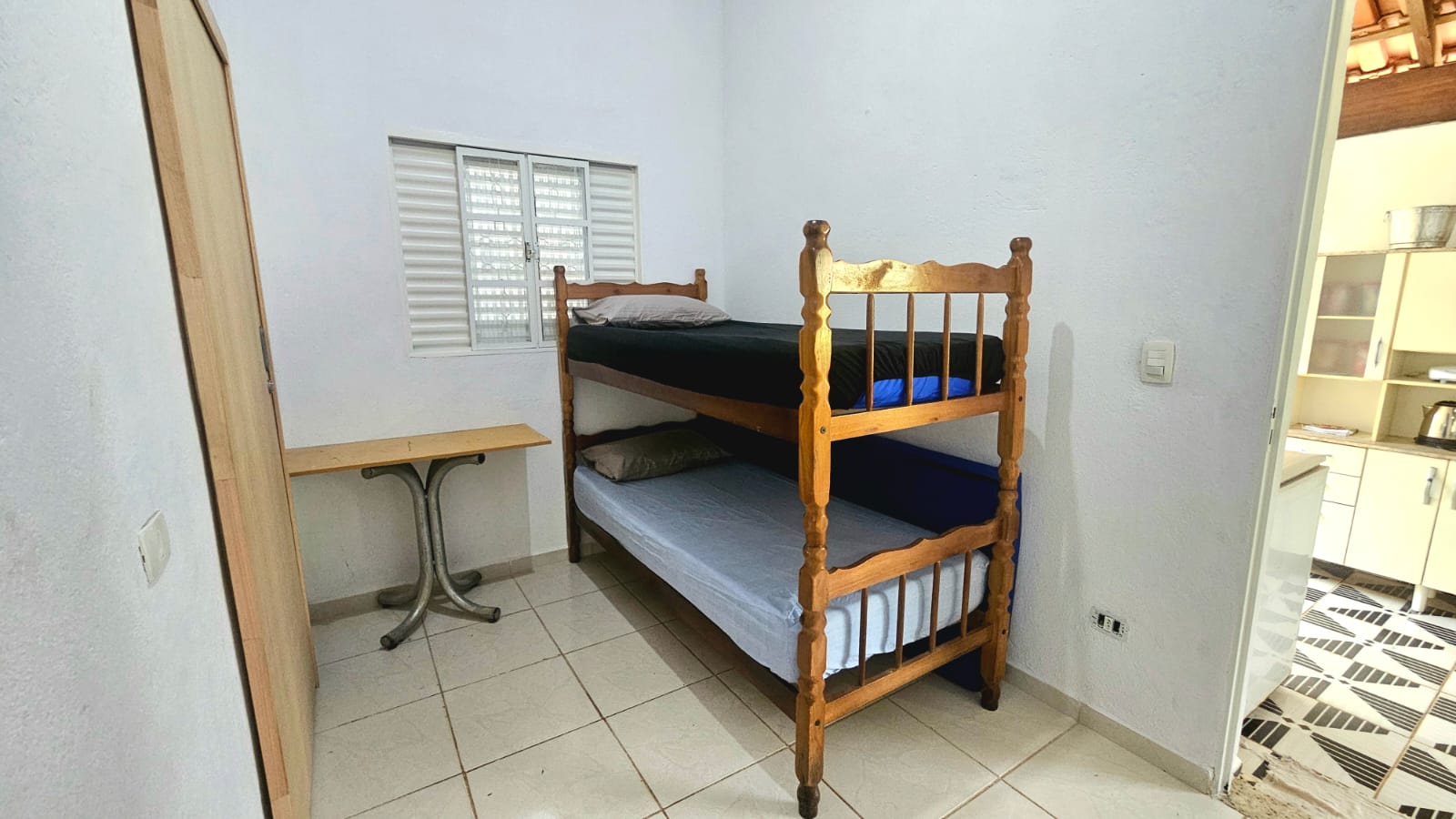 Chácara com 3 suítes, 300 m² - Chácara Ingrid - Taubaté/SP