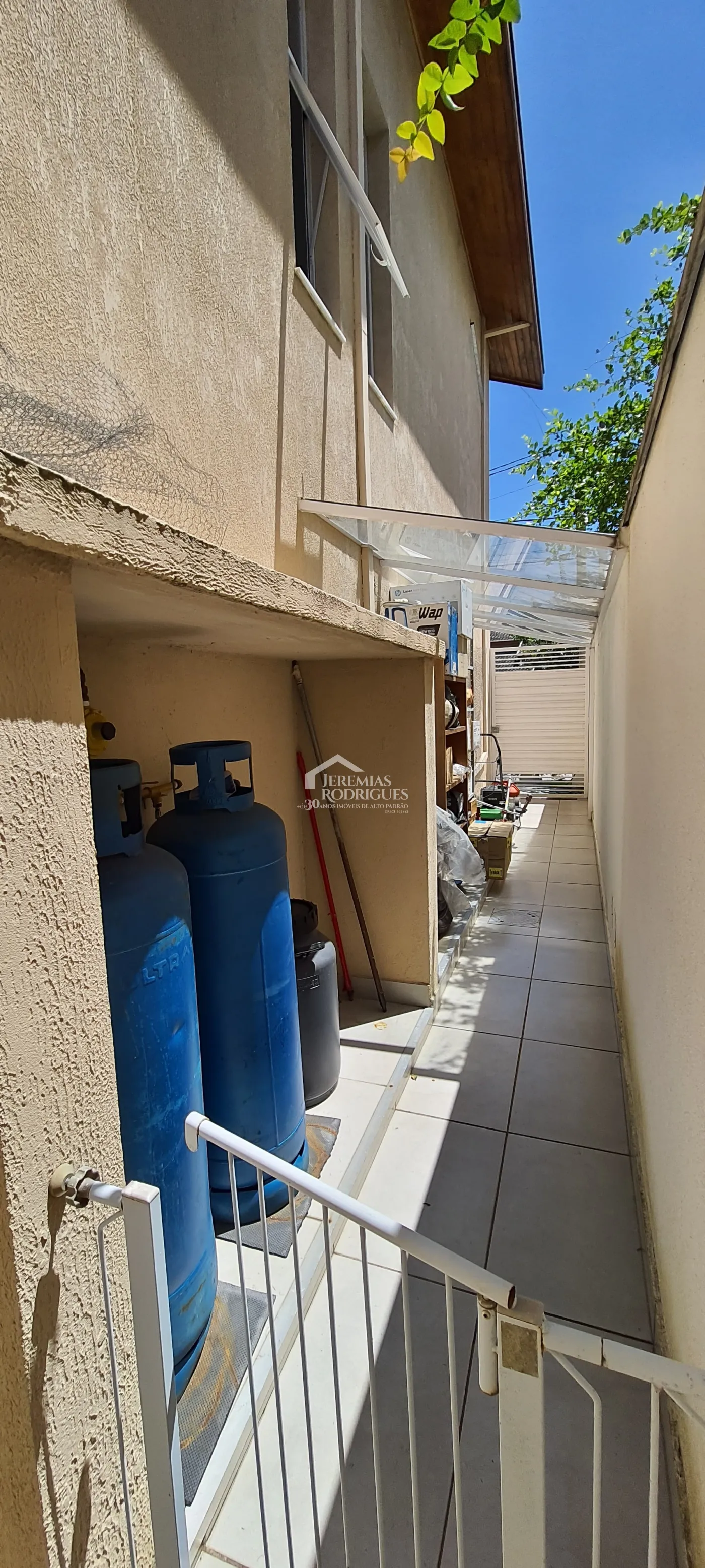 Casa com 3 suítes para venda no Condomínio Campos Do Conde II Versailles em Tremembé/SP