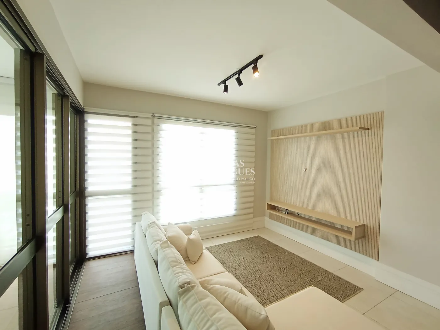 Apartamento duplex à venda com 3 dormitórios no Edifício Residencial Jabuticabeiras em Taubaté/SP