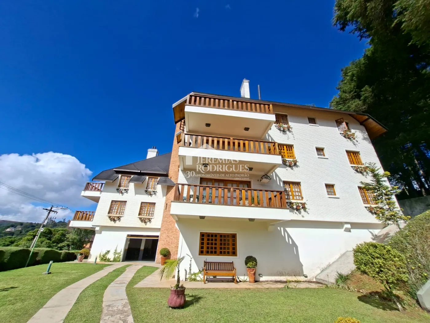 Apartamento à venda com 4 suítes, 171 m² no Edifício Cottage em Campos do Jordão/SP