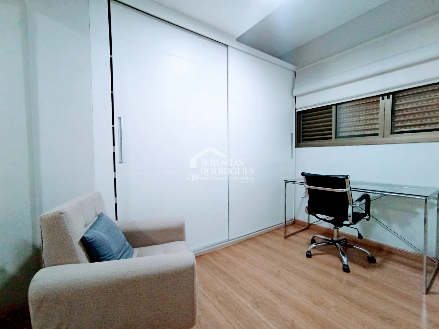 Apartamento duplex à venda com 3 dormitórios no Edifício Residencial Jabuticabeiras em Taubaté/SP