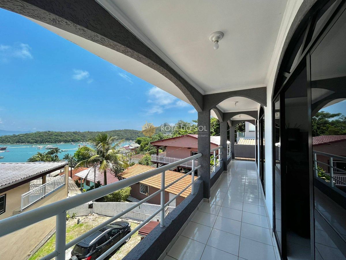 Casa Vista Mar com Piscina Privativa 4 Dormitórios e 4 Vagas em Araça Porto Belo SC — foto 2