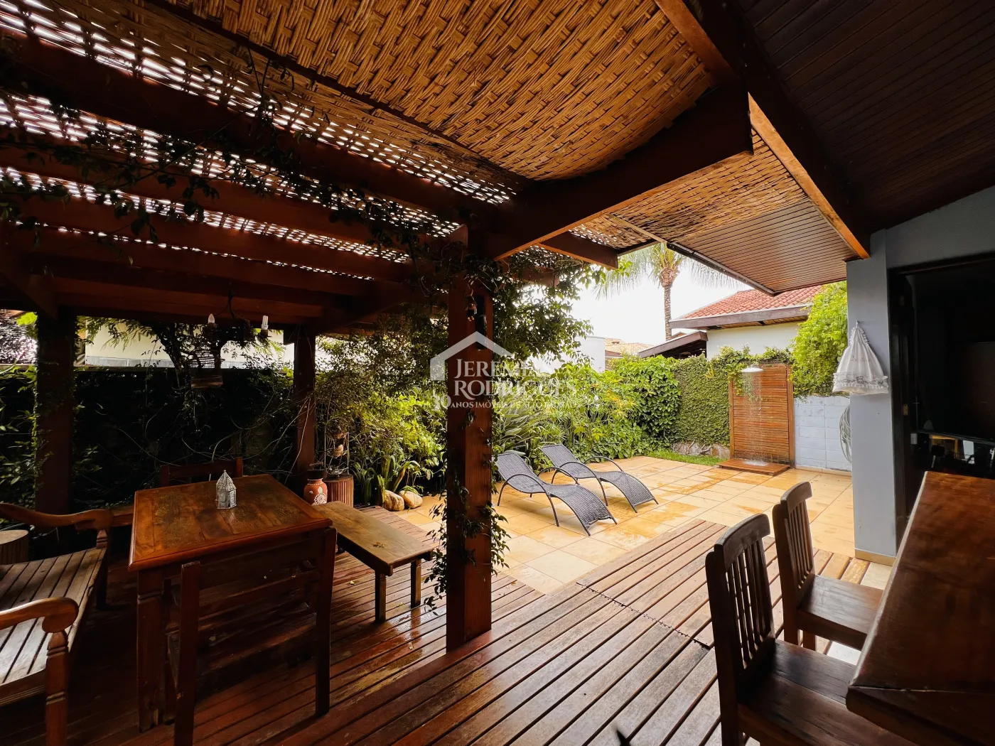 Casa à venda com 3 dormitórios no Condomínio Jardim das Hortênsias em Taubaté/SP.