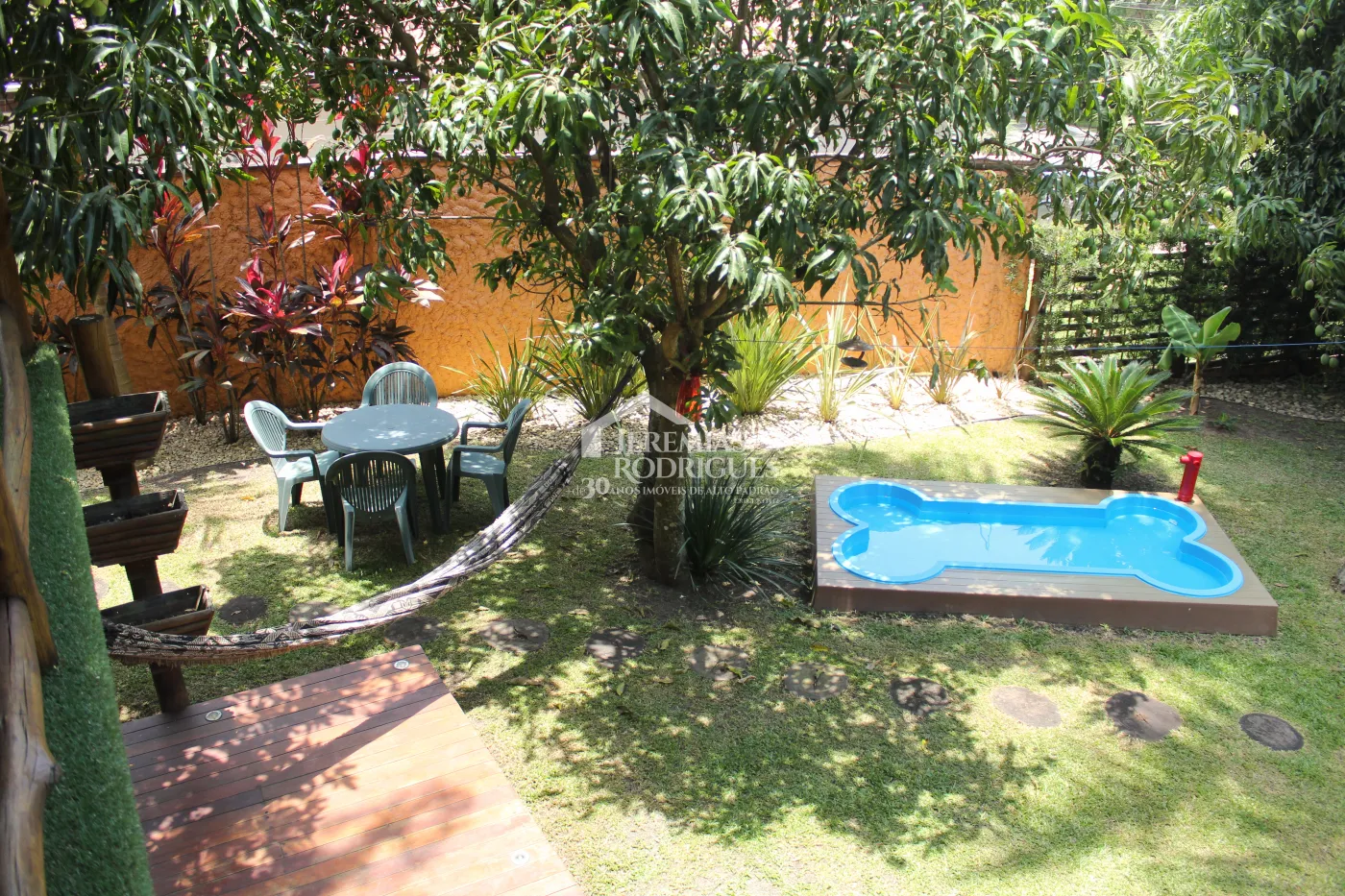 Casa para venda e locação com 5 dormitórios no Condomínio Taubaté Village em Taubaté/SP.