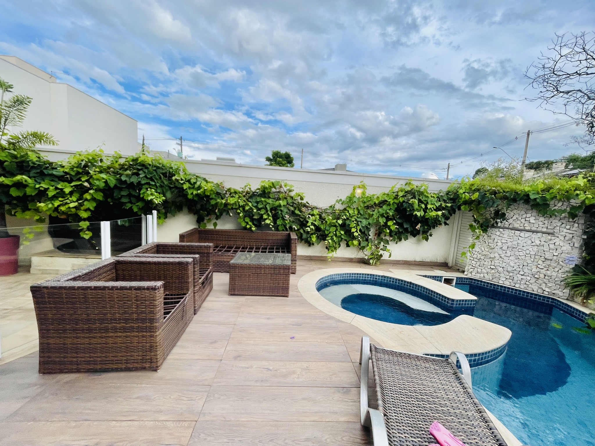 Casa para venda com 4 dormitórios no Condomínio Campos Do Conde I em Tremembé/SP