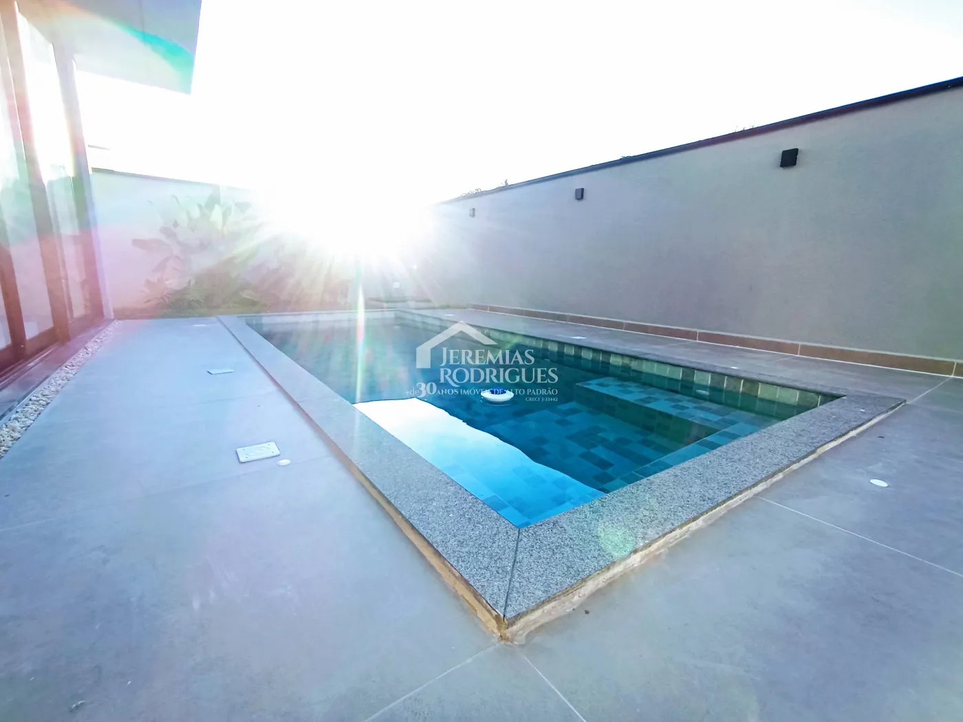 Casa assobradada à venda com 4 dormitórios no Condomínio Cyrella Landscape emTaubaté/SP.