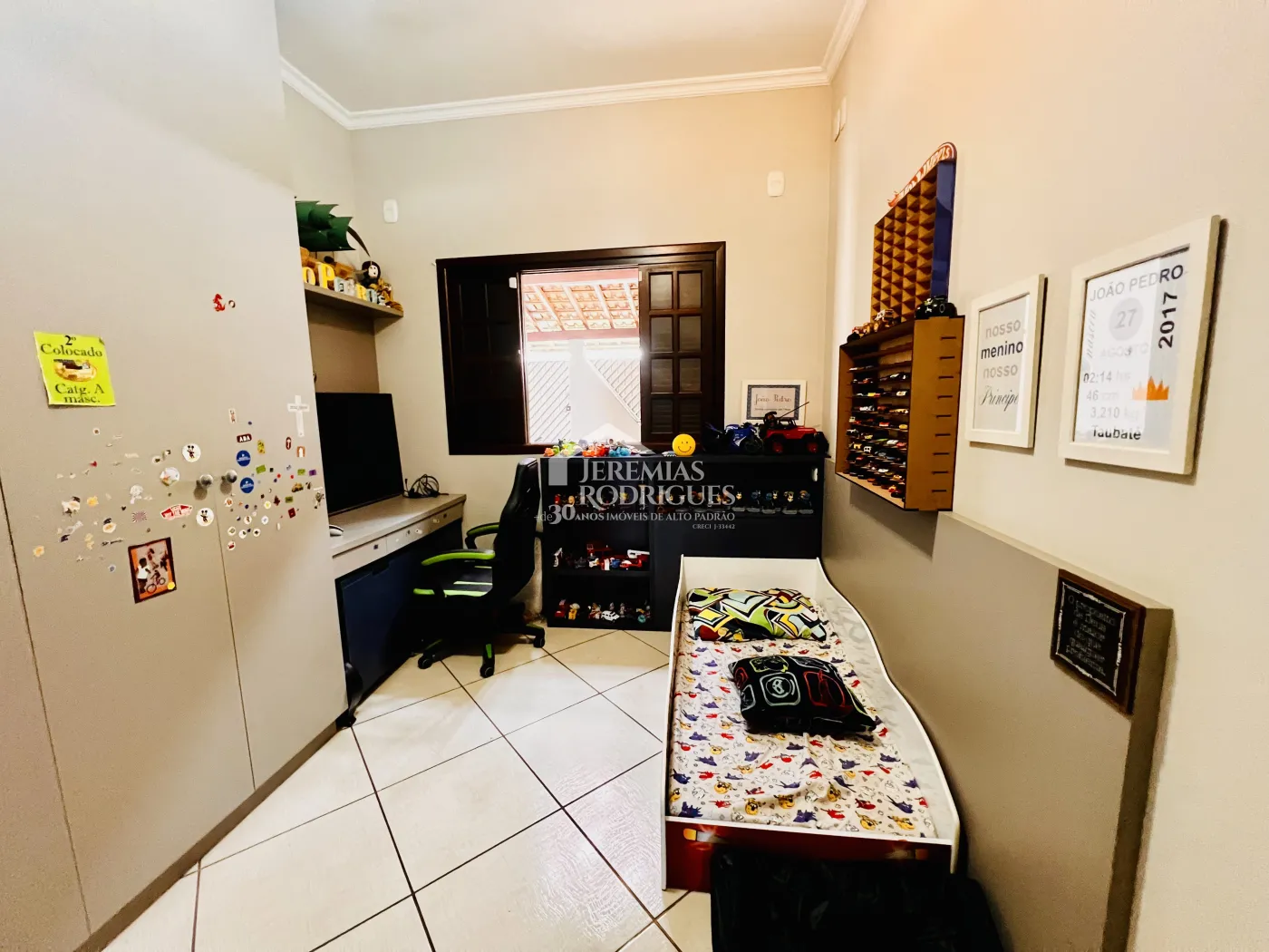 Casa com 3 dormitórios, 198 m² - Alto São Pedro - Taubaté/SP.