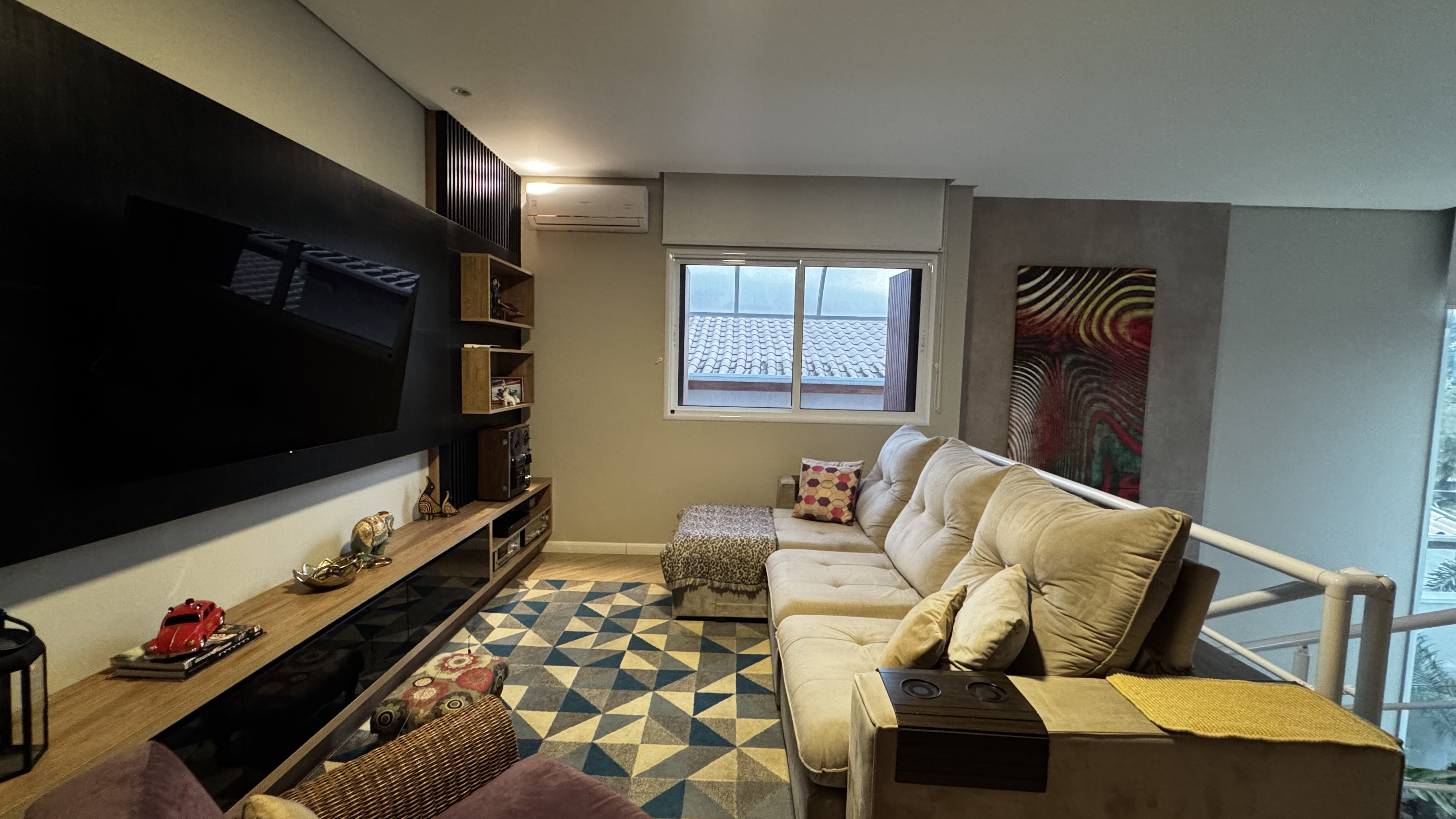 Casa à venda com 3 suítes no Condomínio Reserva dos Lagos em Pindamonhangaba/SP.