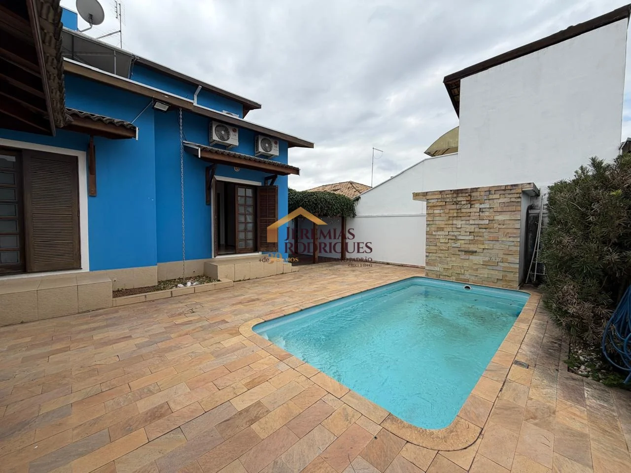 Casa à venda no Condomínio Real Ville em Pindamonhangaba/SP.