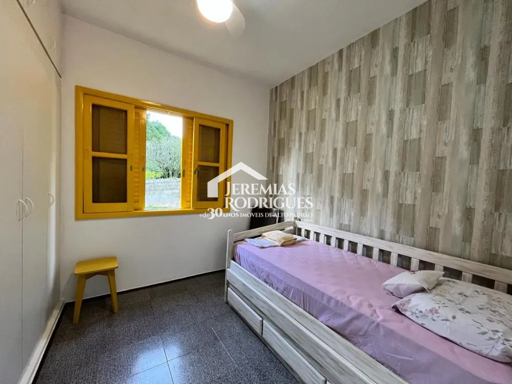 Chácara à venda com 2.000 m² no Condomínio Chácaras Cataguá, em Taubaté/SP.