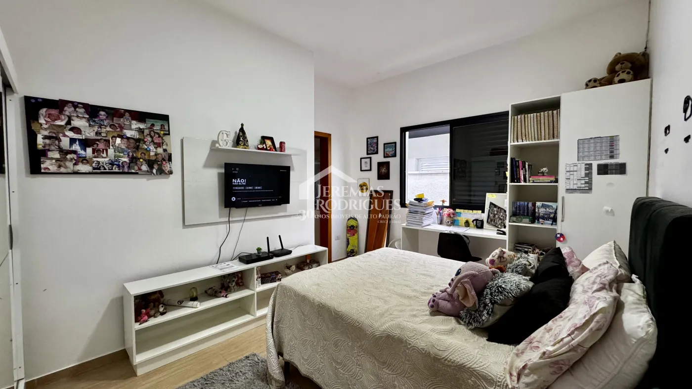 Casa à venda com 3 suítes no Condomínio Reserva dos Lagos em Pindamonhangaba/SP.