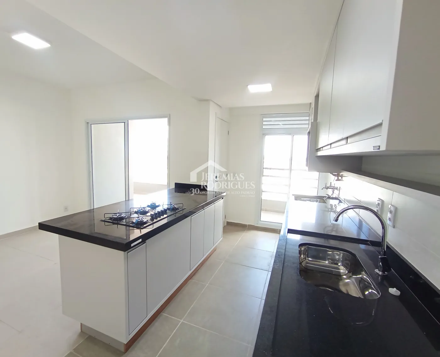 Apartamento à venda com 3 dormitórios, 119 m² no Edifício Residencial Elegance em Taubaté/SP.